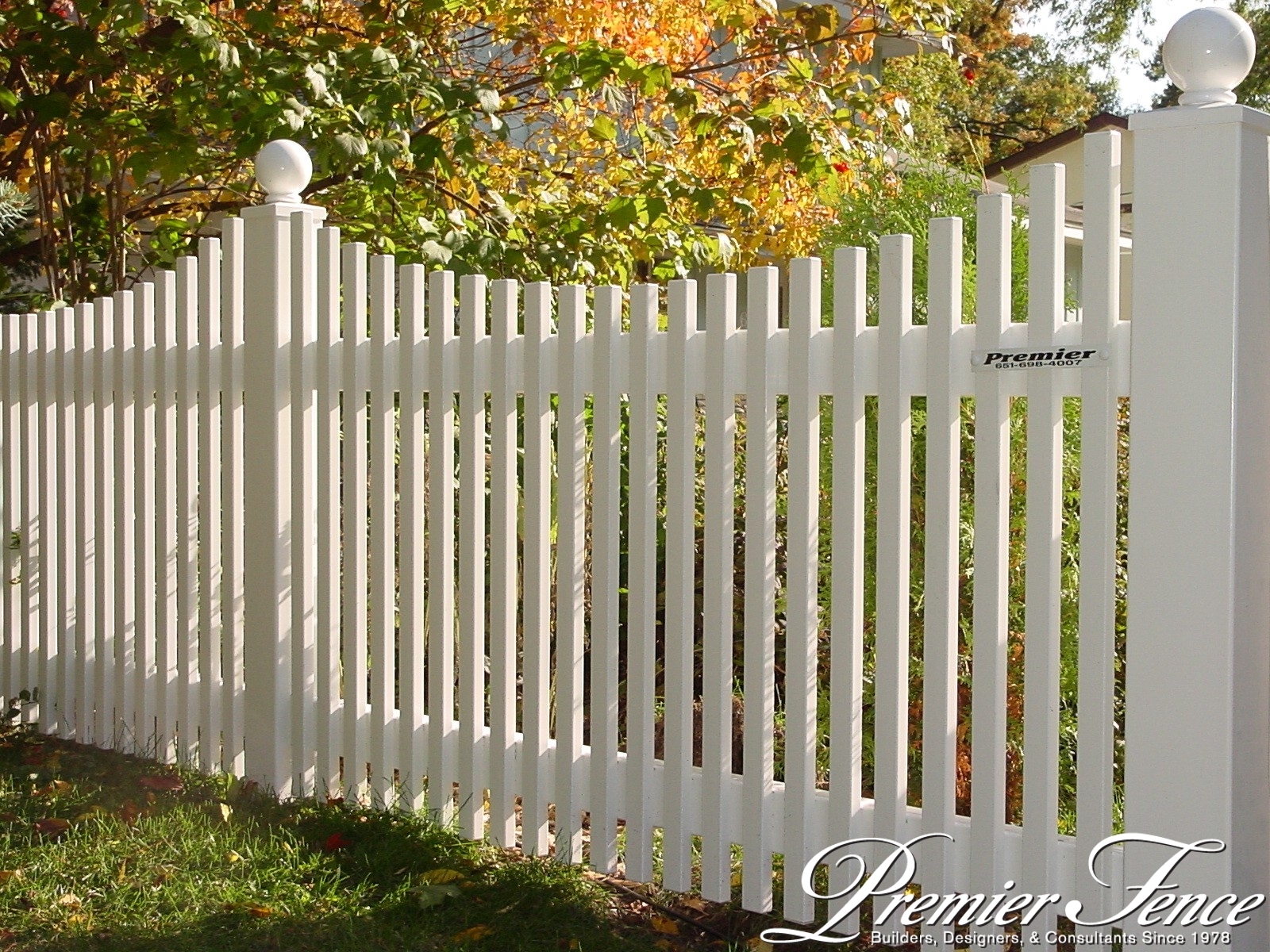 Vinyl Picket Fence – Premier Fence